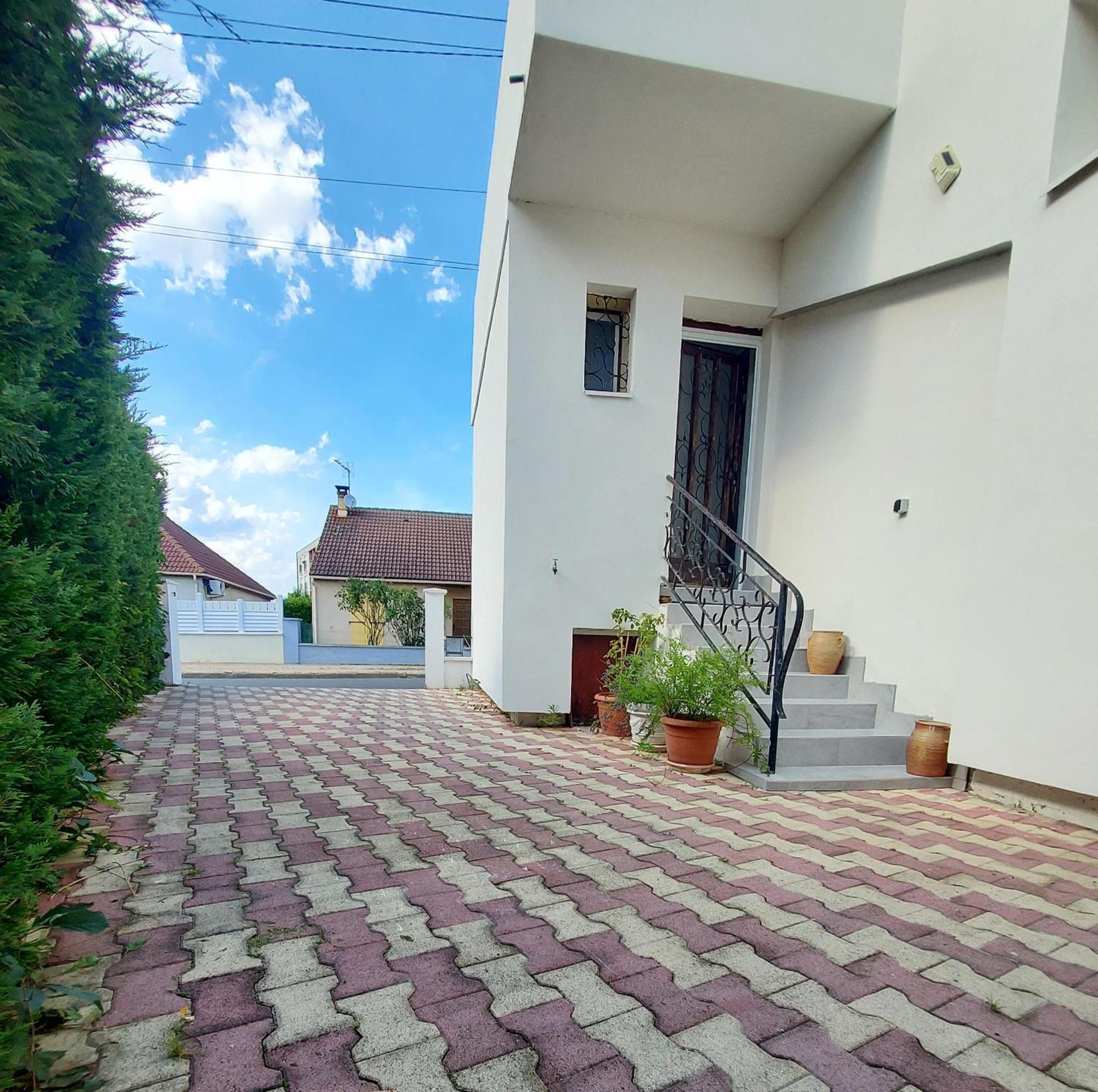 Appartement meublé avec deux chambres Moulins  Esterno foto